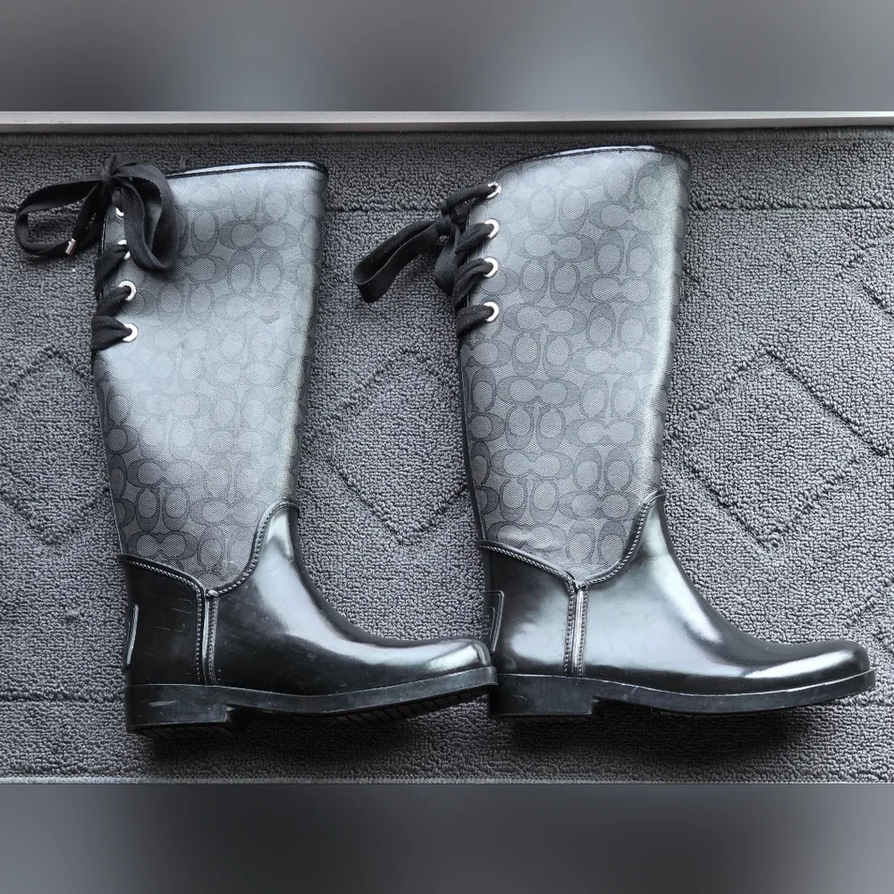 Coach Tristee Rain Boots. Size 9 - Picture 2 of 10